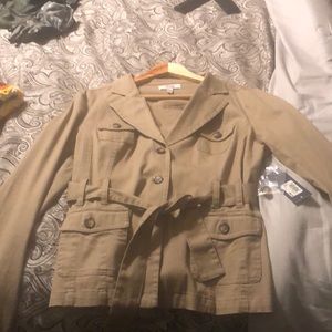 Bass shirt / jacket in dark straw color.